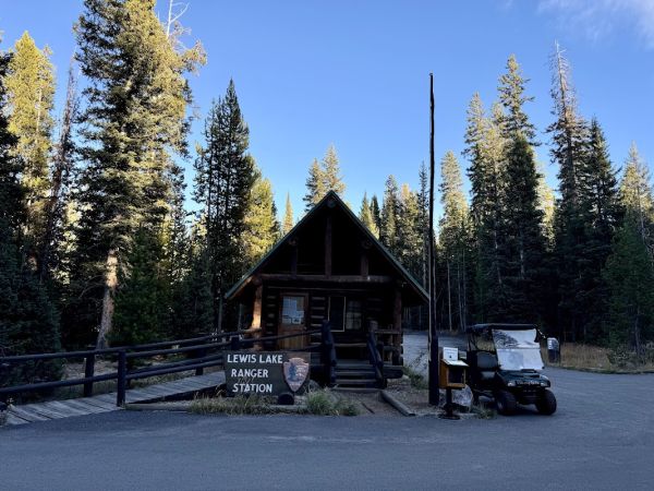 Lewis Lake Campground