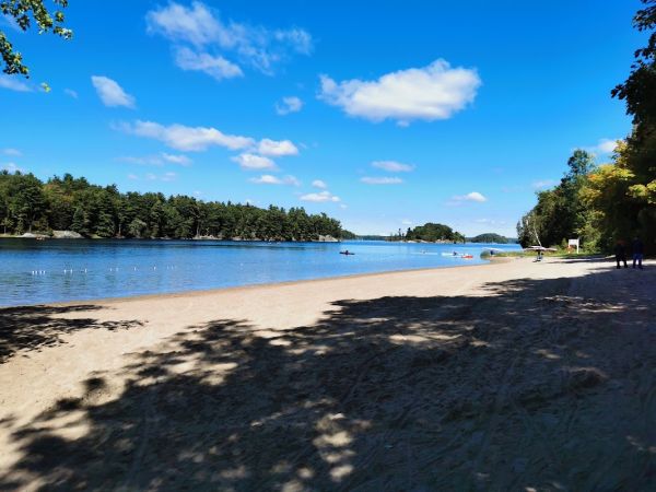 Charleston Lake Campground - Meadowlands