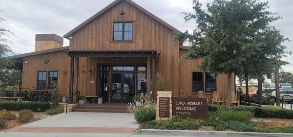 Cava Robles RV Resort